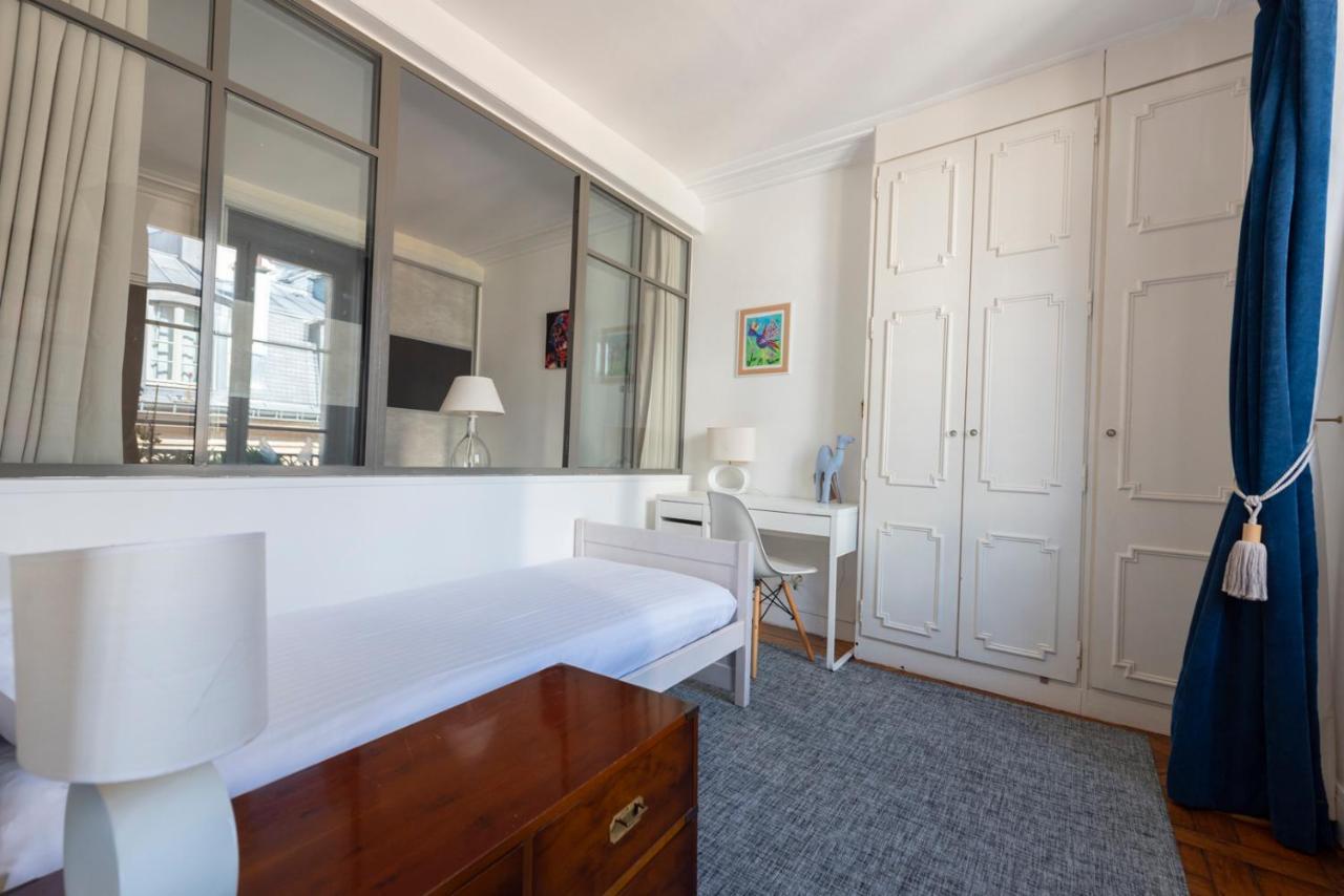 Colonnade Apartment